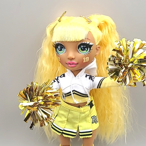 Rainbow High Cheerleader Fashion Doll, Sunny Madison in Yellow - Picture 2 of 4